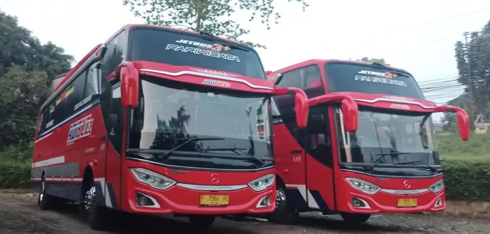 Bus pariwisata AdiBuzz