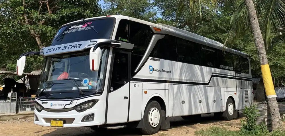 Bus pariwisata Balideva Transport