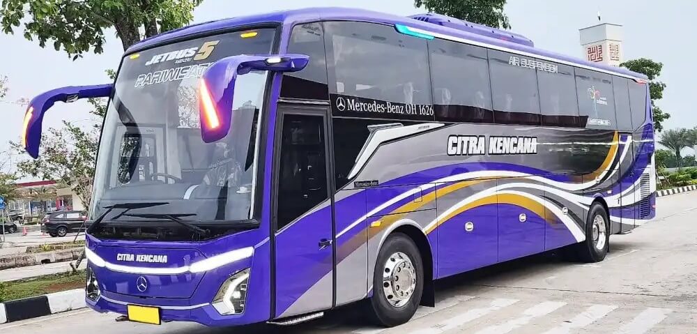 Bus pariwisata Citra Kencana