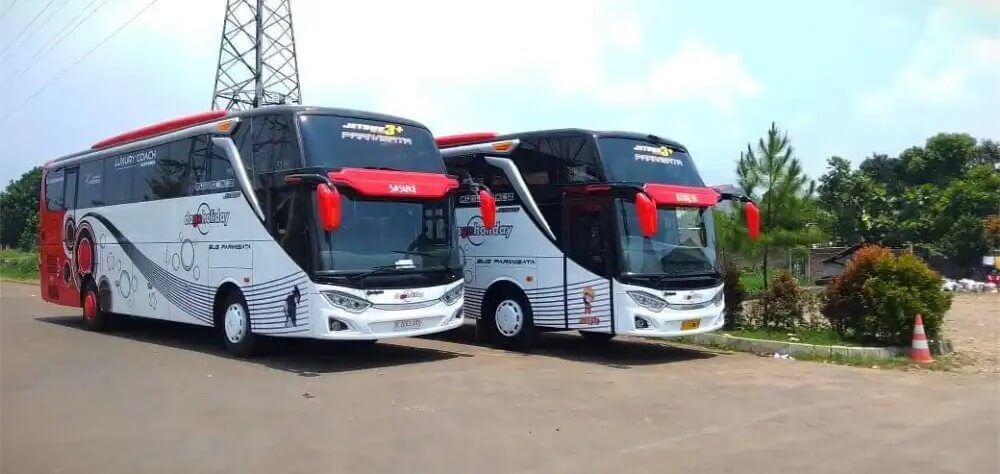 Bus pariwisata Dago Holiday