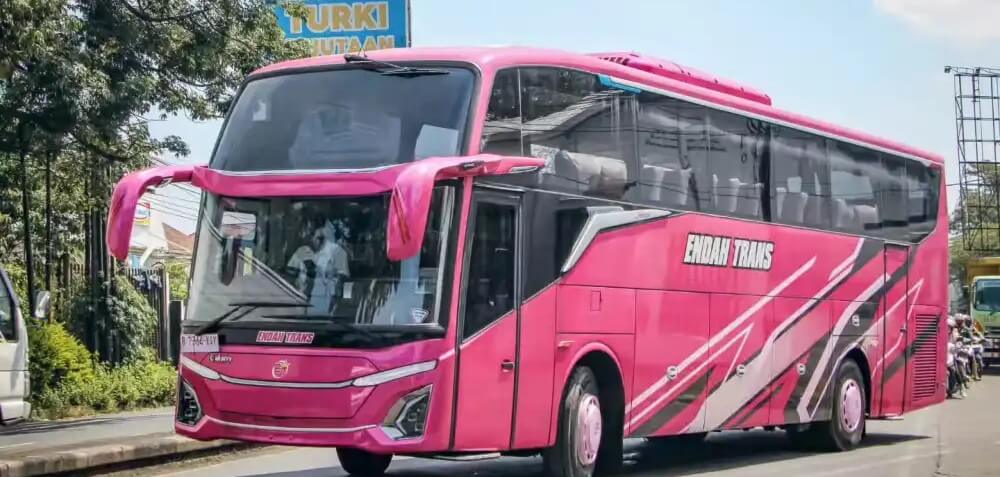 Bus pariwisata Endah Trans