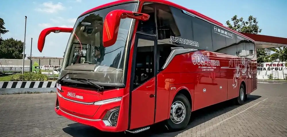 Bus pariwisata Josal Wisata