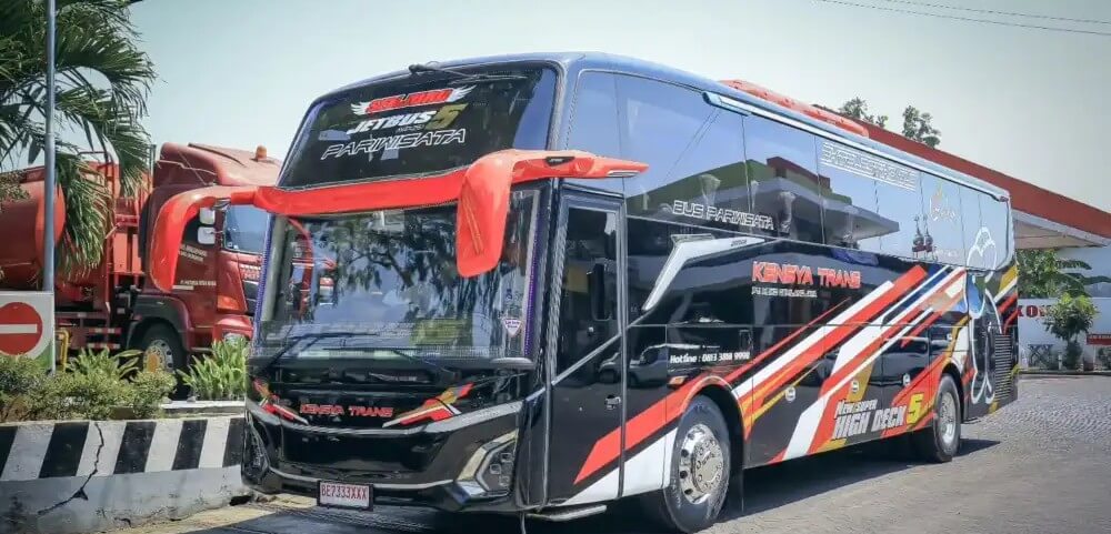 Bus pariwisata Kensya Trans