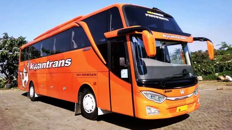 Bus pariwisata Kwantrans