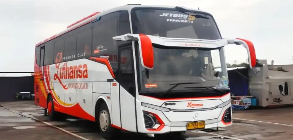 Bus pariwisata Luthansa