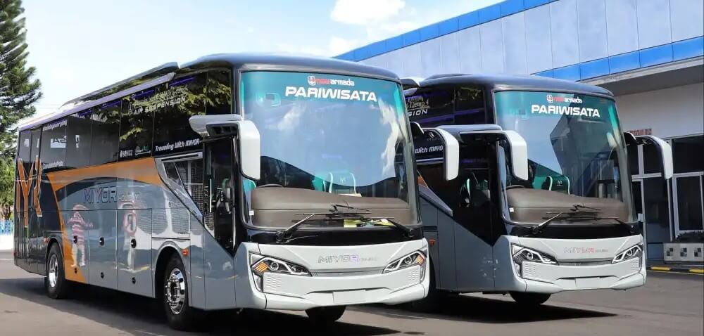 Bus pariwisata Miyor Holiday
