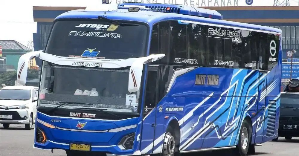 Bus pariwisata Nafit Trans