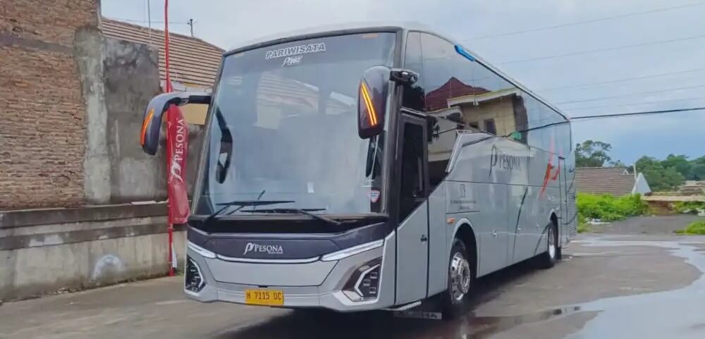 Bus pariwisata Pesona