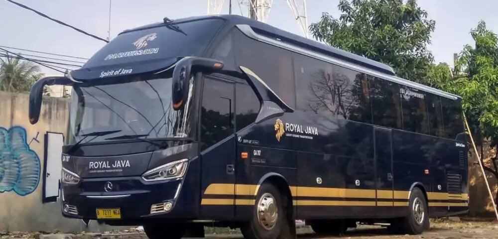 Bus pariwisata Royal Java