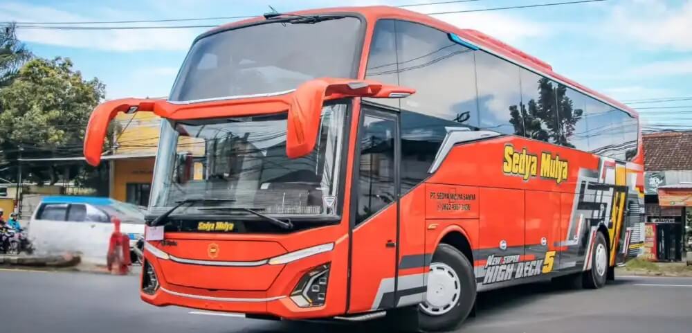 Bus pariwisata Sedya Mulya