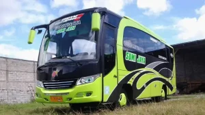 Bus pariwisata Sumi Jaya