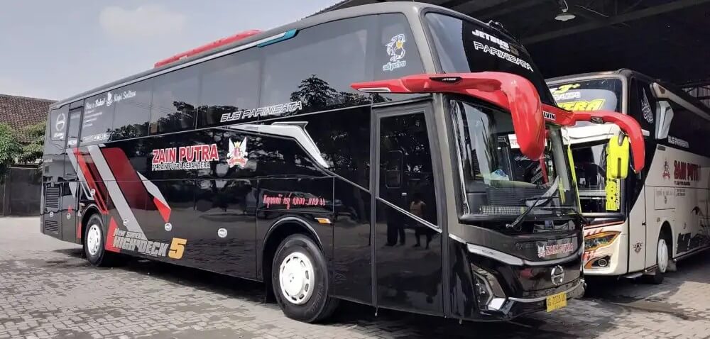 Bus pariwisata Zain Putra