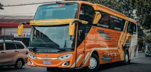 bus-pariwisata-Anugerah Gemilang Indonesia