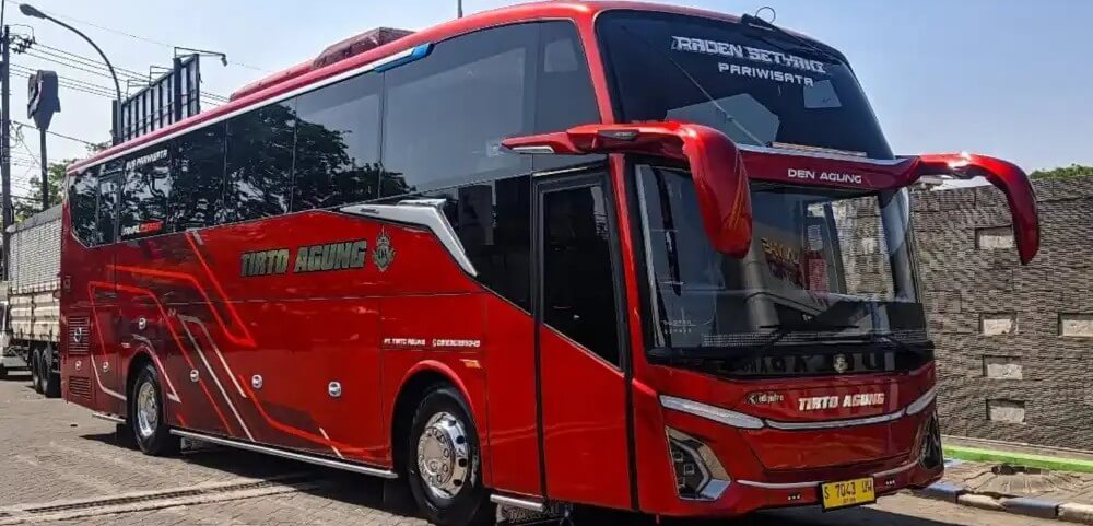 bus-pariwisata-Tirto Agung