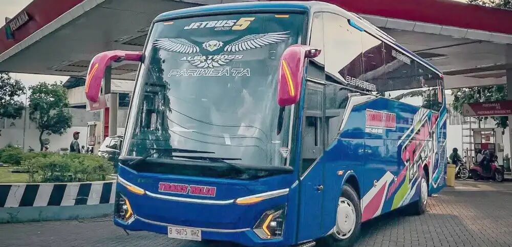 bus-pariwisata-Trans Talia