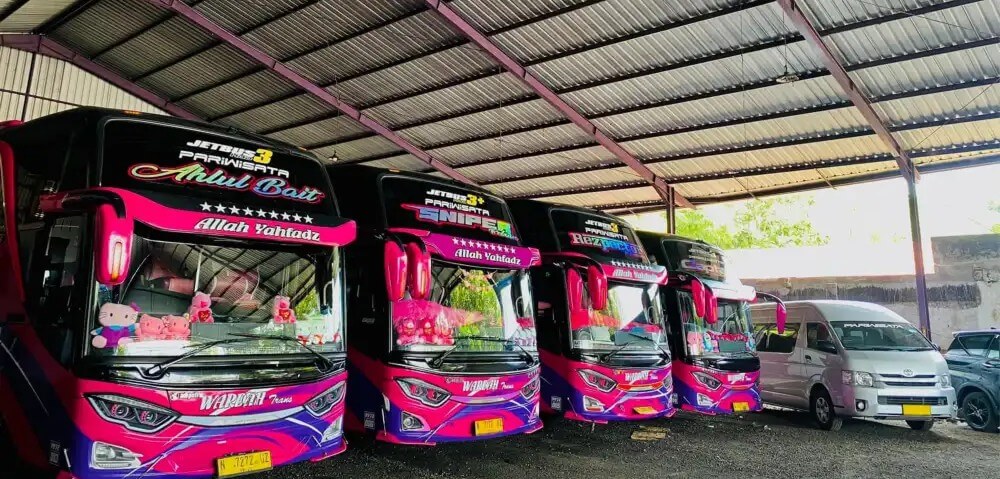 bus-pariwisata-Wardah Trans