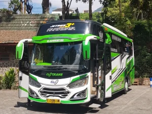Tren Perjalanan Rombongan 2026 Sewa Bus Medium Jadi Solusi Taktis Transportasi Surabaya-Malang 1
